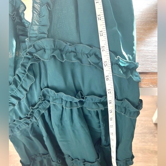 VETOZZA,OPEN BACK DRESS, Emerald Green Ruffled, Completely Lined,GORGEOUS, L - Picture 15 of 16